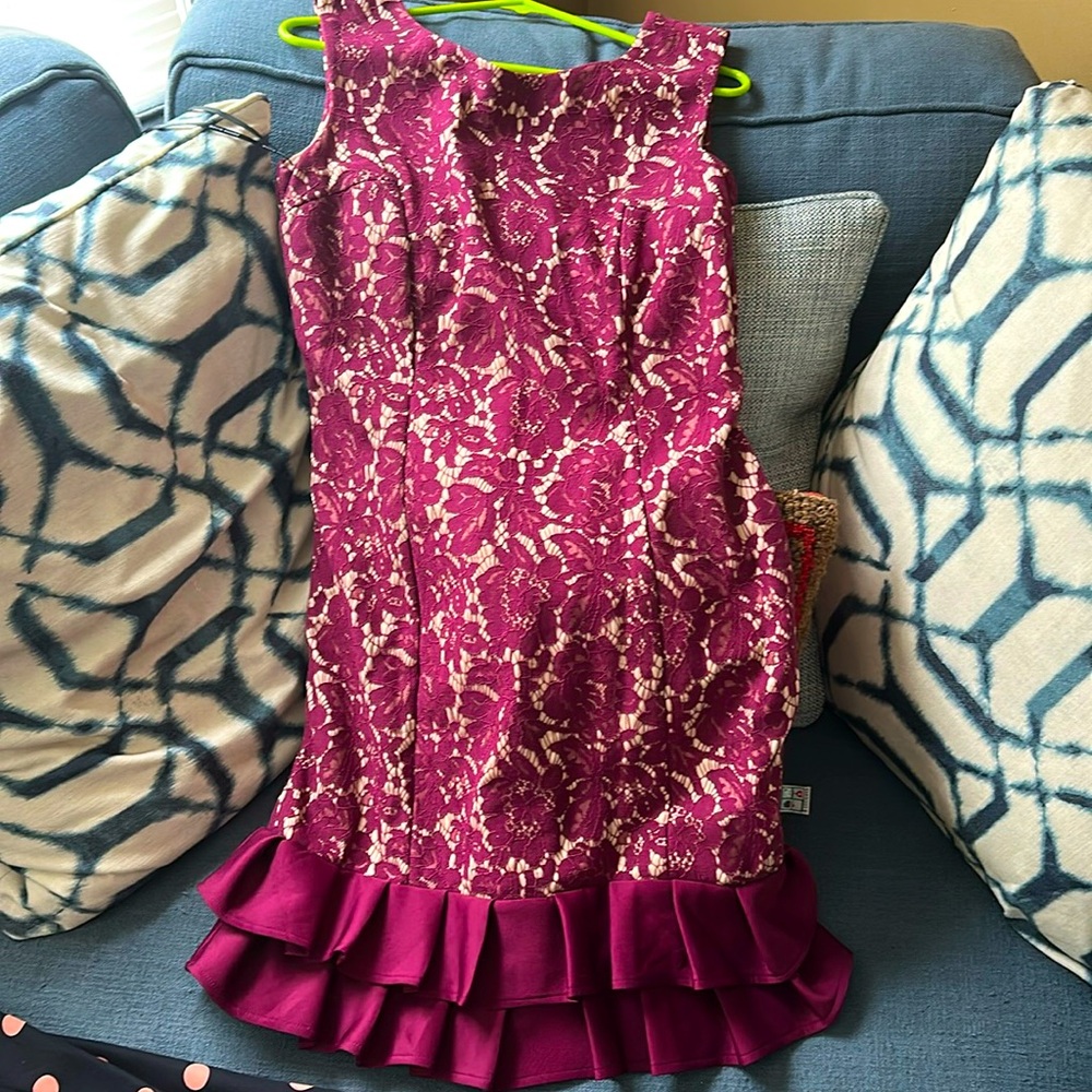 Donna Ricco Maroon Lace Dress